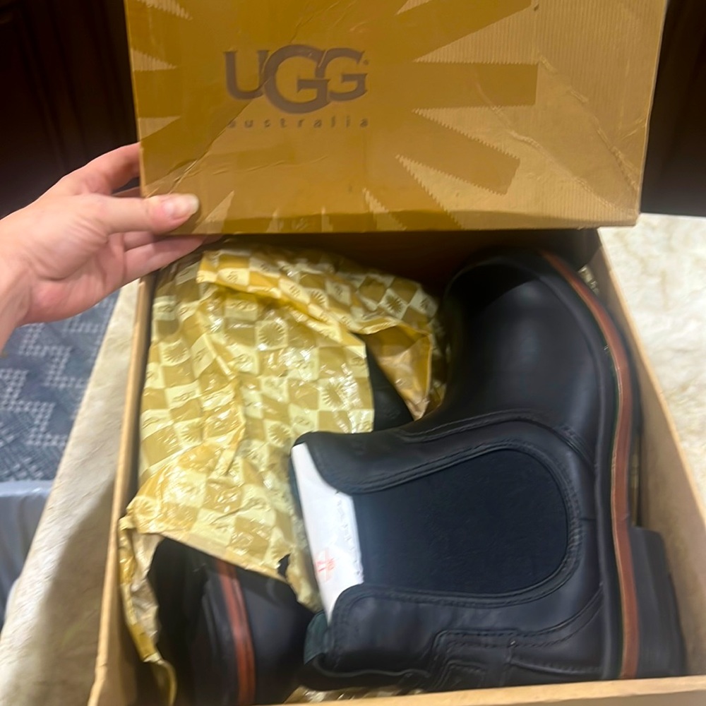 UGGS Black Boots M Matheson Size 11 NIB NBW